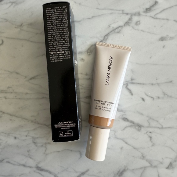 NWT Laura Mercier Tinted Moisturizer Natural Dewy SPF 30 – 3N Sand - Picture 7 of 8